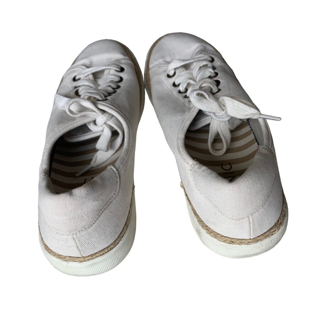 Vionic cream sneakers with tweed trim atβ white wall. Shoes feet love. Size 9 - Picture 5 of 16